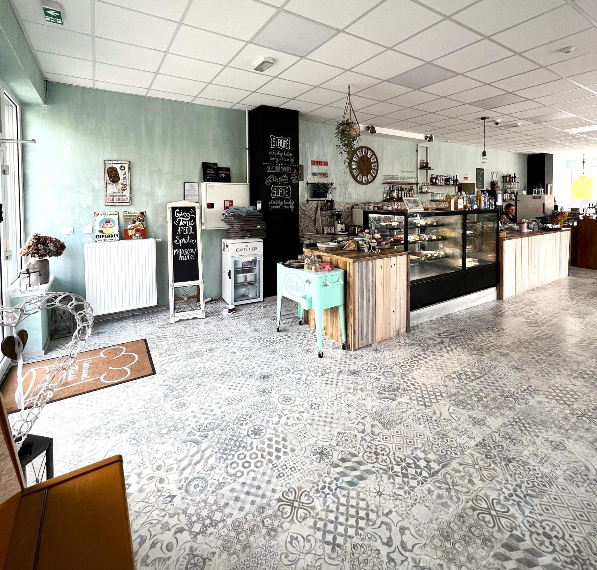 Cozy Stay Apartment Trenčín エクステリア 写真